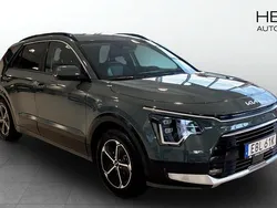 Grön (green) Begagnad 2024 Kia Niro Advance SUV | 349 900 kr (Bra pris)
