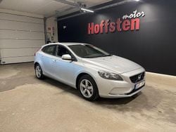 Silver Begagnad 2013 Volvo V40 Kinetic Kombi | 89 900 kr (Marknadspris)