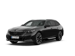 Black sapphire metallic Ny 2025 BMW 550e M Sport Kombi | 1 079 500 kr (Dyr)