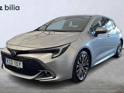 Silver Begagnad 2024 Toyota Corolla Hybrid Style Halvkombi | 299 900 kr (Lite dyr)