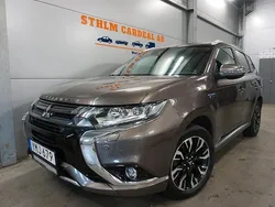 Brun Begagnad 2017 Mitsubishi Outlander P-HEV SUV | 204 900 kr (Marknadspris)