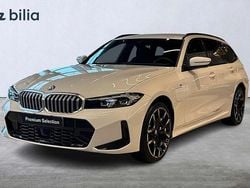 Vit (alpinvit) Begagnad 2025 BMW 330e M Sport Kombi | 559 900 kr