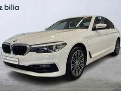 Vit Begagnad 2019 BMW 530e iPerformance Sedan | 309 900 kr (Superpris)