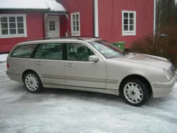 Brun Begagnad 2002 Mercedes E430 Elegance Sedan | 9 000 kr