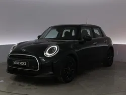 Svart Begagnad 2024 Mini Cooper Halvkombi | 259 900 kr (Marknadspris)