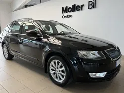Svart (svartmagic pärleffekt) Begagnad 2017 Skoda Octavia Ambition Kombi | 139 900 kr (Marknadspris)