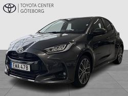 Mörkgrå (grå) Begagnad 2024 Toyota Yaris Hybrid Style Halvkombi | 264 900 kr (Lite dyr)