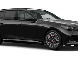 Svart (black sapphire metallic) Ny 2025 BMW 550e Comfort Edition Kombi | 1 055 300 kr (Marknadspris)