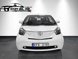 Vit Begagnad 2010 Toyota iQ Halvkombi | 64 999 kr (Marknadspris)