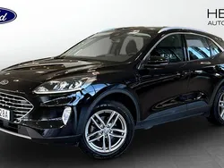 Svart (black) Begagnad 2022 Ford Kuga Titanium SUV | 244 900 kr (Bra pris)