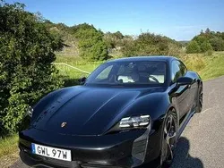 Svart Begagnad 2022 Porsche Taycan 4S Sedan | 712 000 kr (Superpris)