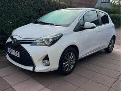 Vit Begagnad 2015 Toyota Yaris Active Halvkombi | 87 000 kr (Marknadspris)