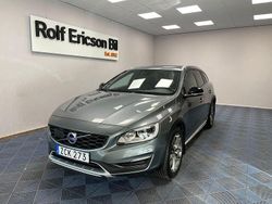 Grå Begagnad 2017 Volvo V60 CC Standard Kombi | 229 500 kr (Lite dyr)