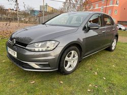 Mörkgrå Begagnad 2019 VW Golf VII Halvkombi | 184 000 kr (Marknadspris)