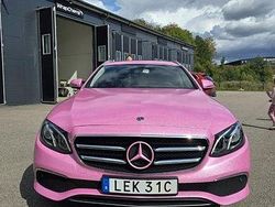 Svart Begagnad 2020 Mercedes E300 Avantgarde Kombi | 255 000 kr