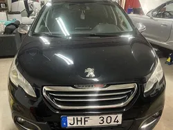 Svart Begagnad 2013 Peugeot 2008 SUV | 30 000 kr