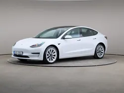 Vit Begagnad 2022 Tesla Model 3 Long Range Sedan | 319 000 kr (Marknadspris)