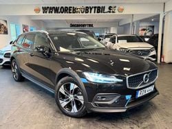 Svart Begagnad 2020 Volvo V60 CC Kombi | 269 900 kr (Marknadspris)