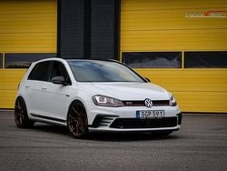 Flerfärgad Begagnad 2016 VW Golf VII GTI Clubsport Halvkombi | 249 900 kr (Lite dyr)