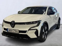 Vit Begagnad 2023 Renault Mégane Equilibre Halvkombi | 259 900 kr (Marknadspris)