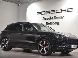 Svart (black) Begagnad 2024 Porsche Cayenne S E-Hybrid SUV | 1 275 000 kr