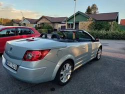 Grå Begagnad 2005 Renault Mégane Cabriolet Cab | 43 900 kr (Marknadspris)