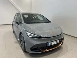 Ljusgrå (vapor grey) Begagnad 2022 Cupra Born Halvkombi | 264 900 kr (Marknadspris)