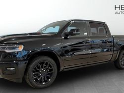 Svart (black) Ny 2025 RAM 1500 Pickup | 1 315 280 kr (Marknadspris)