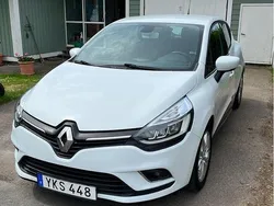 Vit Begagnad 2017 Renault Clio IV Intens Halvkombi | 89 900 kr (Marknadspris)