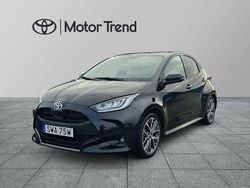 Svart Begagnad 2024 Toyota Yaris Hybrid Style Halvkombi | 259 000 kr