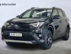 Svart Begagnad 2017 Toyota RAV4 Hybrid SUV | 229 900 kr (Bra pris)