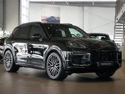 Svart Begagnad 2025 Porsche Cayenne SUV | 1 259 000 kr (Bra pris)