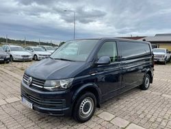Blå (mörkblå) Begagnad 2018 VW T6 Van | 189 900 kr (Dyr)