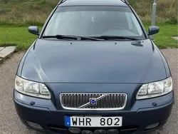 Blå Begagnad 2005 Volvo V70 Kinetic Kombi | 22 000 kr (Marknadspris)