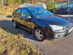 Begagnad 2006 Ford Focus Halvkombi | 21 500 kr (Dyr)