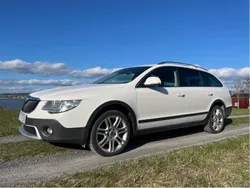 Vit Begagnad 2012 Skoda Superb Elegance Kombi | 110 000 kr (Lite dyr)