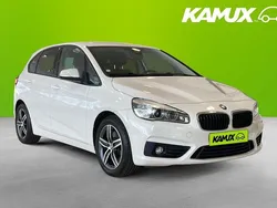 Vit Begagnad 2015 BMW 225 Active Tourer Minibuss | 149 800 kr