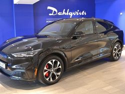 Svart Begagnad 2021 Ford Mustang Mach-E Standard Range SUV | 379 000 kr (Marknadspris)