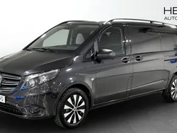 Mörkgrå (white) Begagnad 2023 Mercedes e-Vito Minibuss | 437 375 kr