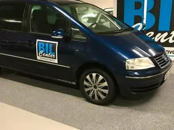 Mörkblå Begagnad 2004 VW Sharan Comfortline Minibuss | 58 000 kr