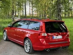 Röd Begagnad 2011 Volvo V70 R-Design Kombi | 110 000 kr (Lite dyr)
