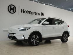 Vit (dover white) Begagnad 2022 MG ZS Luxury Sedan | 229 900 kr (Bra pris)