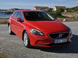 Röd Begagnad 2013 Volvo V40 Momentum Kombi | 85 000 kr (Marknadspris)