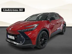 Röd Begagnad 2024 Toyota C-HR Sport SUV | 419 000 kr (Marknadspris)