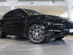 Svart (chromite black metallic) Begagnad 2024 Porsche Cayenne SUV | 1 245 000 kr (Marknadspris)