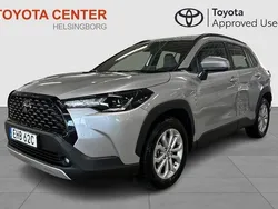 Silver Begagnad 2024 Toyota Corolla Cross Active SUV | 389 900 kr (Marknadspris)