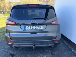 Grå Begagnad 2019 Ford S-MAX ST-Line Minibuss | 299 000 kr (Marknadspris)