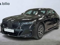 Svart Begagnad 2023 BMW 520 M Sport Sedan | 619 900 kr (Dyr)