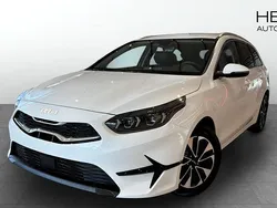 Vit (white) Ny 2025 Kia Ceed Sportswagon Advance Kombi | 292 456 kr (Marknadspris)