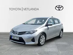 Silver (silvermetallic ) Begagnad 2013 Toyota Auris Life Halvkombi | 109 000 kr (Bra pris)